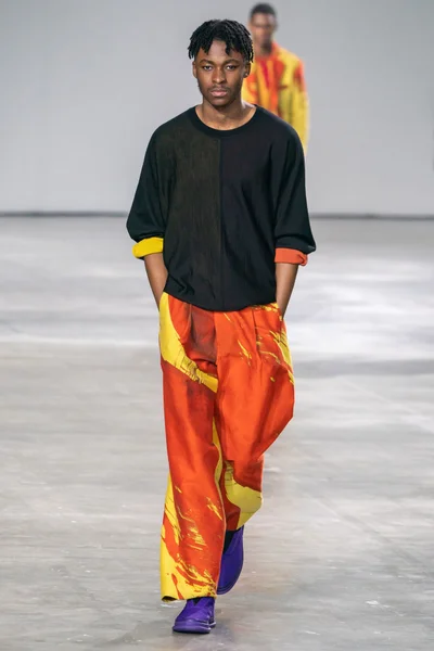 Look 24